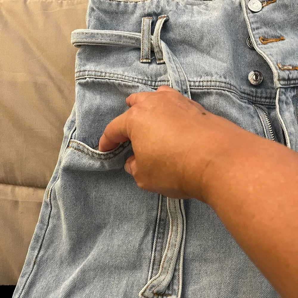 Forever 21 Belted Wide Leg Jeans - Light Blue - Picture 7 of 12